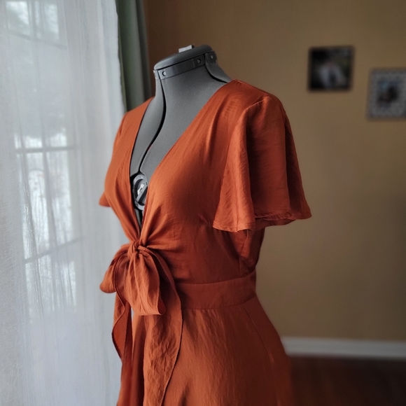 Petal & Pup Amanda Hi-Lo Tie Front Midi Dress - Rust/Terracotta Orange - US 6 - Picture 4 of 12